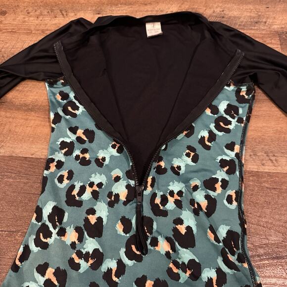 Body Glove One Piece Long Sleeve Swimsuit Rash Guard Black Teal Leopard Print M - Picture 2 of 7
